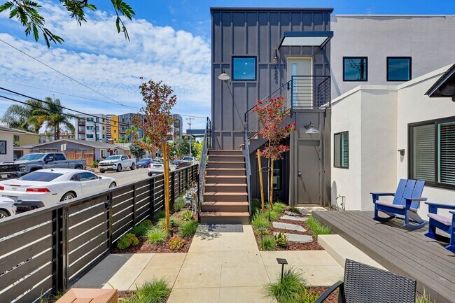 Building Photo - 422 Arbor Dr