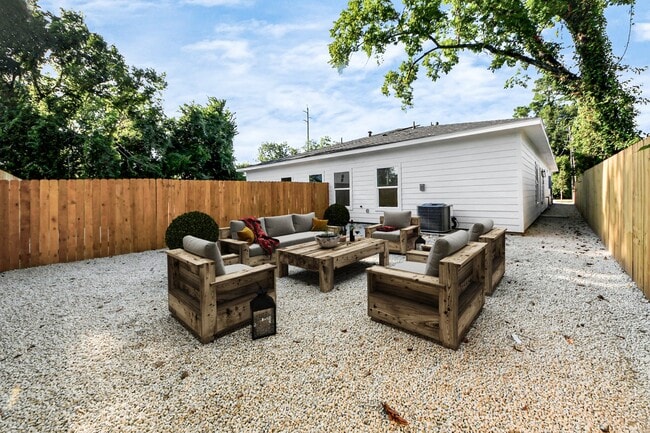 Building Photo - 9409 Caddo Rd