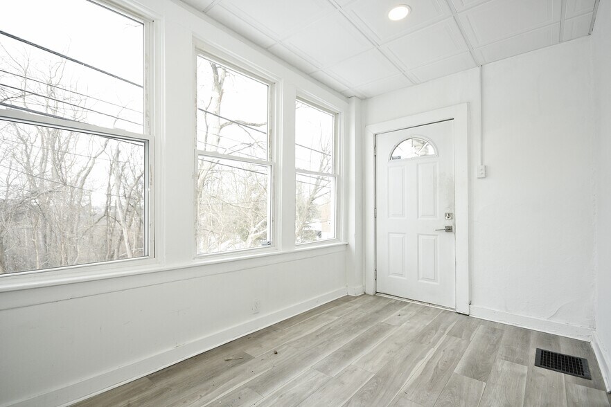 Building Photo - 2611 Voelkel Ave