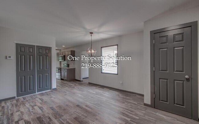 Building Photo - 3133 W 21st Pl