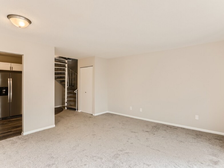 Building Photo - 7236 72nd Ln N