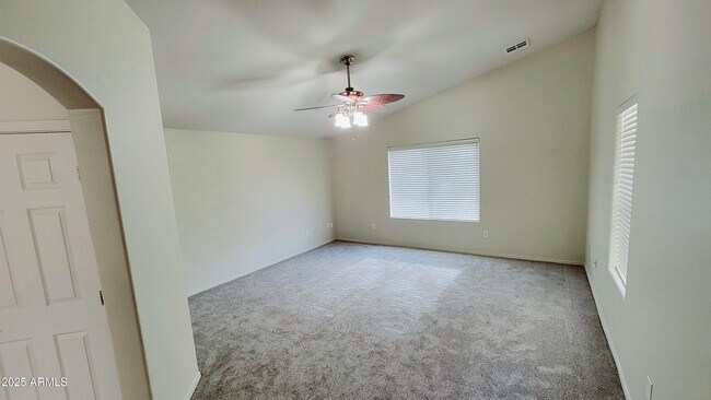 Building Photo - 11253 W Davis Ln