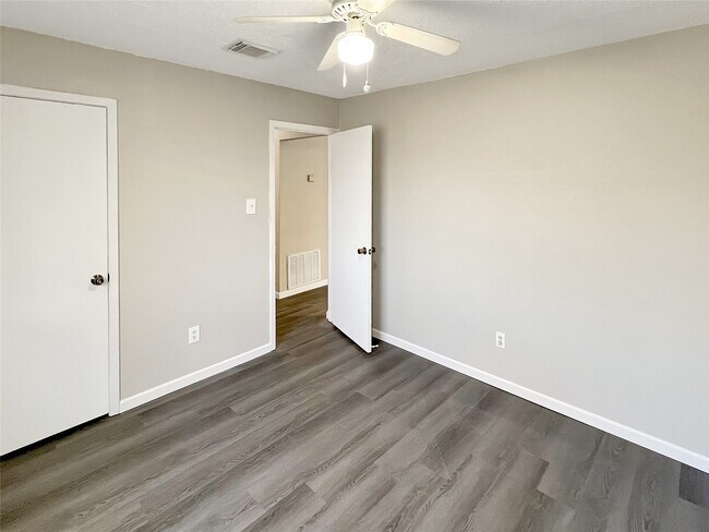 Building Photo - 15018 Cypress Green Dr
