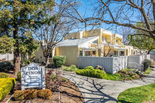 Building Entrance - Dos Pinos