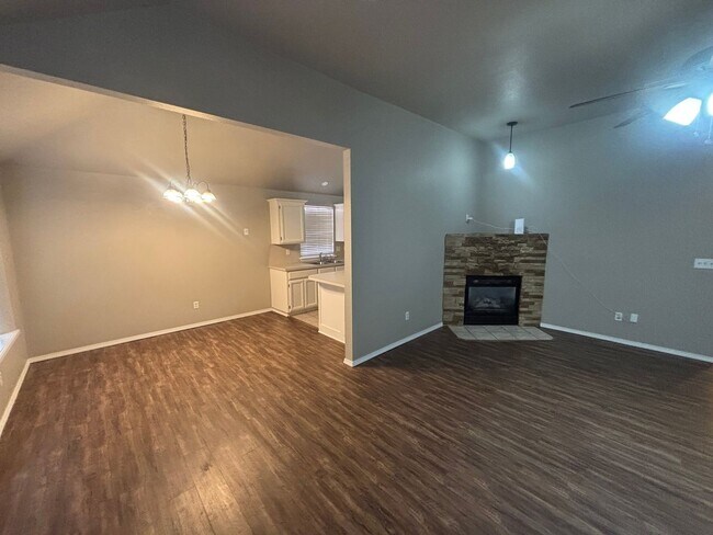 Building Photo - Beautiful 3 Bed 2 Bath in Norman