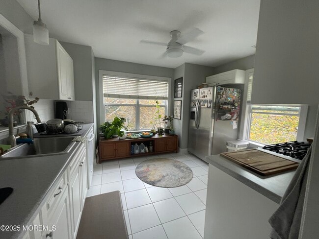 Primary Photo - 112 Central Ave