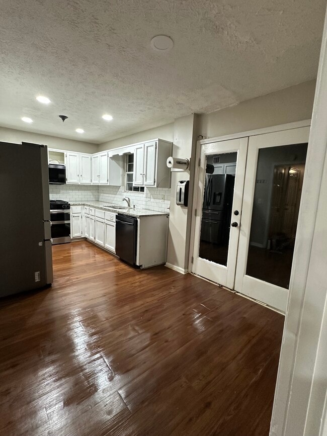 Building Photo - 1426 Riverline Trail