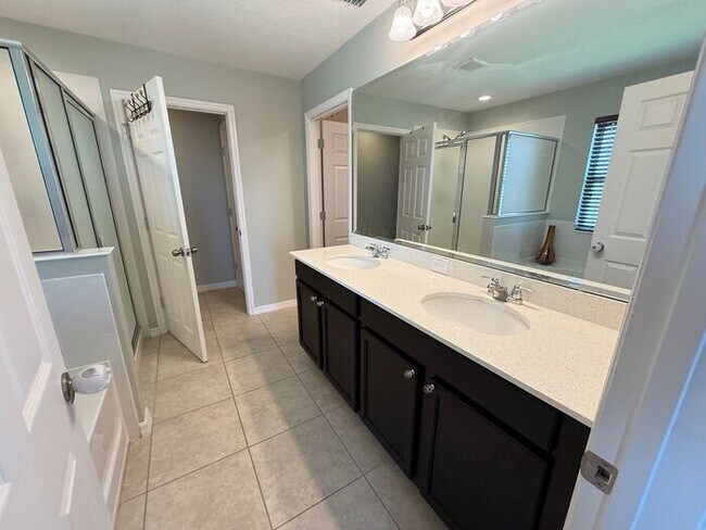 Building Photo - 5/3 Near Clermont -$500 OFF THE FIRST MONTH'S RENT