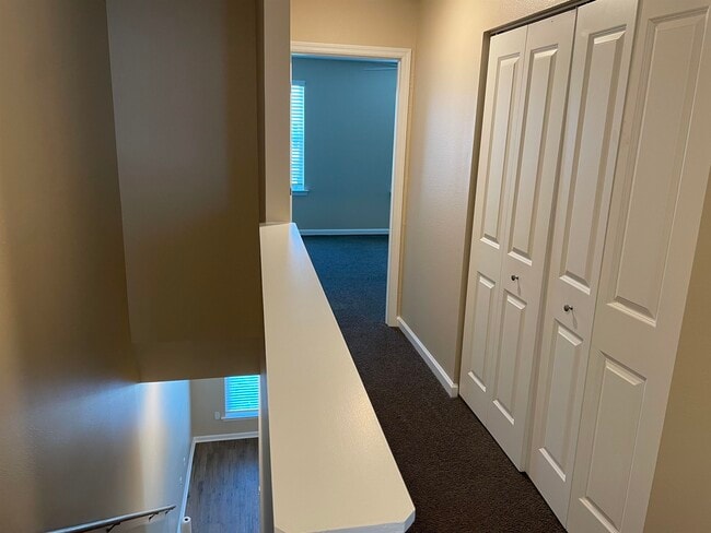 Building Photo - 2255 Del Carmel Way