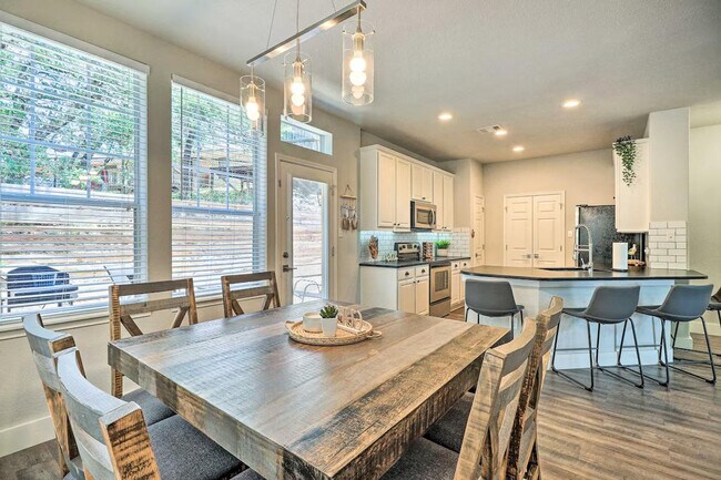 Building Photo - 21100 Santa Ana Cove