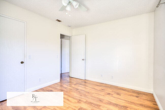 Building Photo - Walnut Valley Unified School District