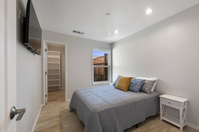 Building Photo - Three bedroom, Two bath, Single level home.