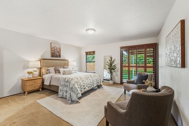 Building Photo - $500.00 off 1st Mo Rent: Move In Special! Quiet & Central Neighborhood - 3 Bedroom 2 Bathroom - L...