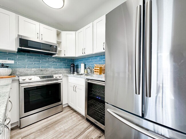 Building Photo - Fully Furnished Waikiki Condo with Direct Ocean Views, Parking, Central A/C
