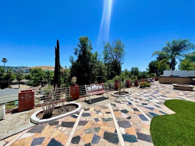 Building Photo - Stunning Woodland Hills Home with Sweeping Views