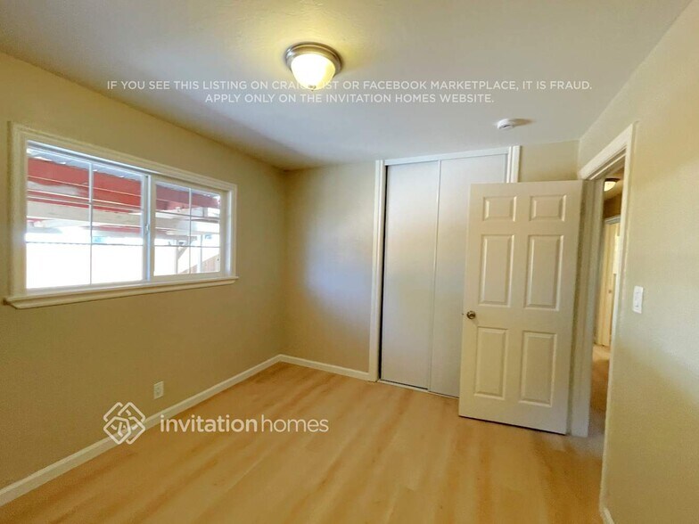Building Photo - 873 Ashwood Ave