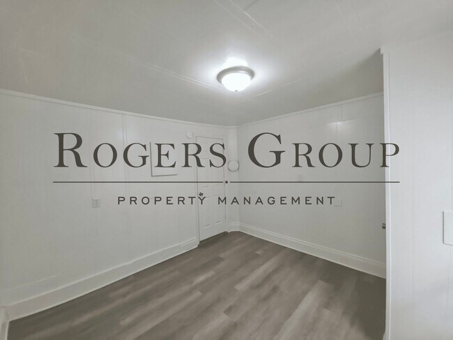 Building Photo - ***$500 Rent Credit Special*** - Homes for rent in Henderson NC - 471 Pettigrew Street - Schedule...