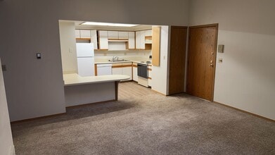 Building Photo - 6430 McNichols Ct