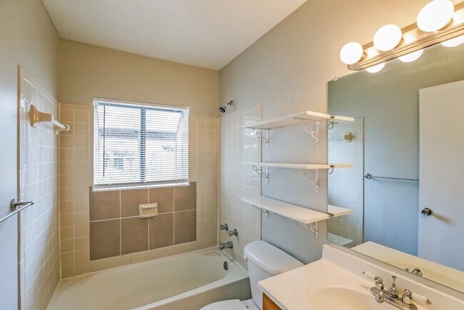 Building Photo - 5885 Lambeth Cir