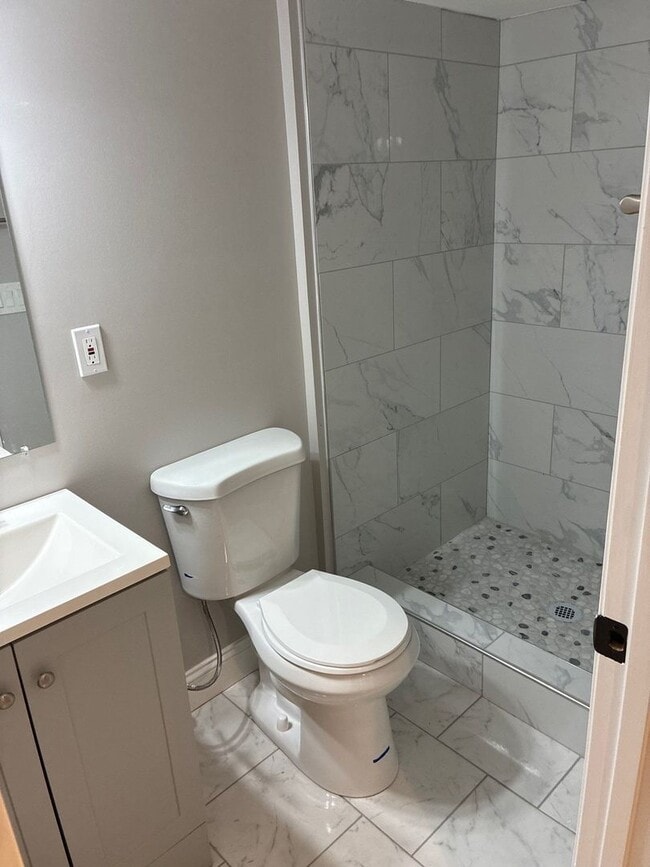 Building Photo - 1403 Race St