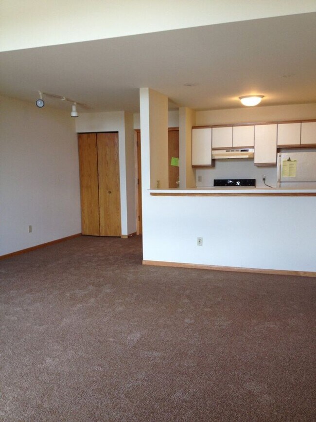 Building Photo - 1617 Troy Dr