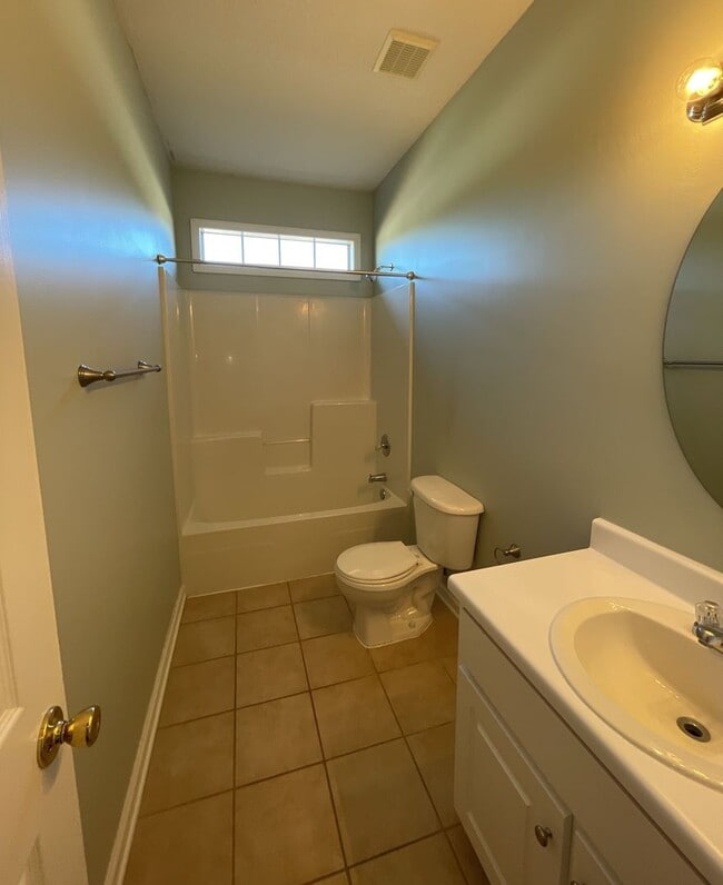Building Photo - 103 Woodmere Dr