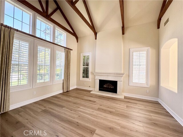 Building Photo - 5 Golden Bear Ct