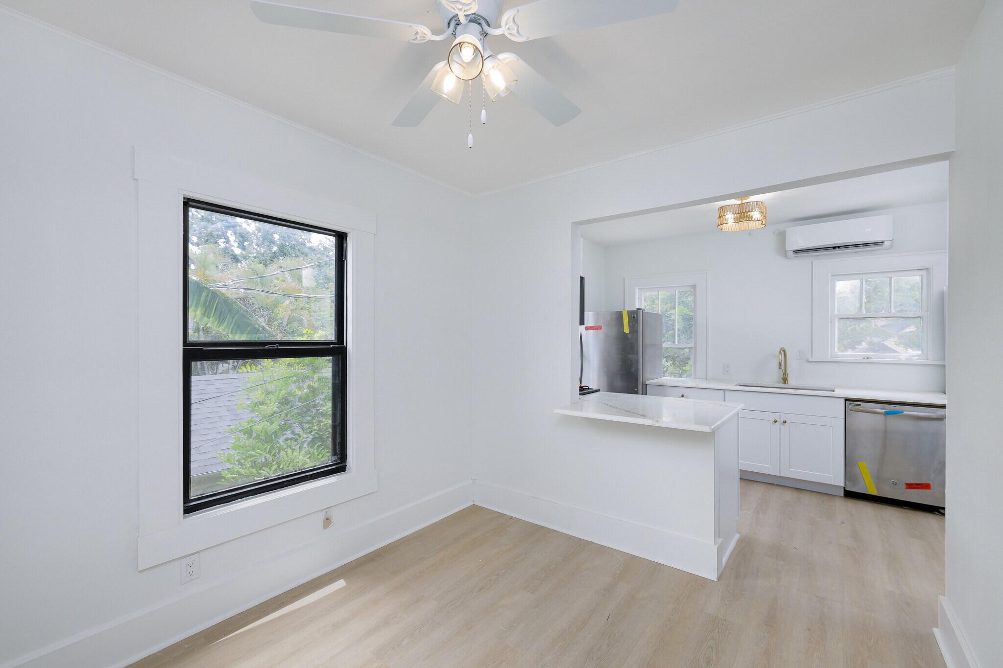 Building Photo - 618 7th Ave N