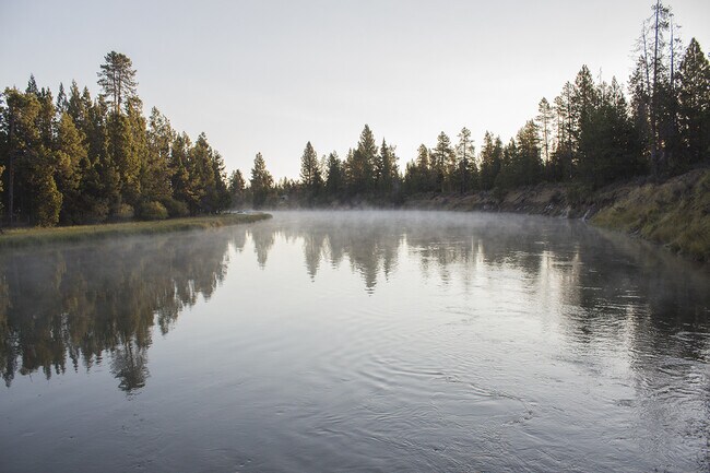 Building Photo - Furnished Seasonal Rental Through May 31, 2026