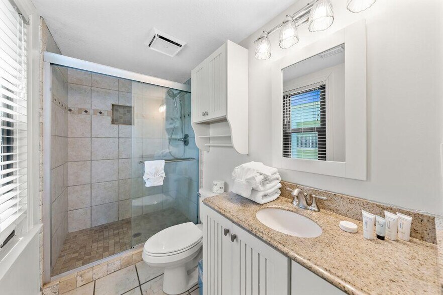 Building Photo - 23094 Perdido Beach Blvd