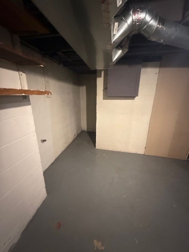 Building Photo - Charming 3-Bedroom Home Near Kenosha Dream Park