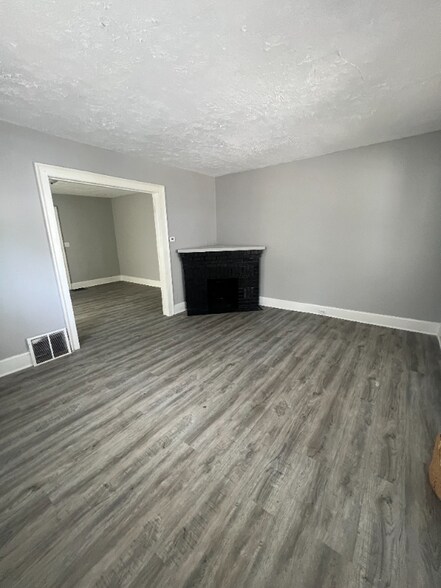 Building Photo - 158 Arthur Ave