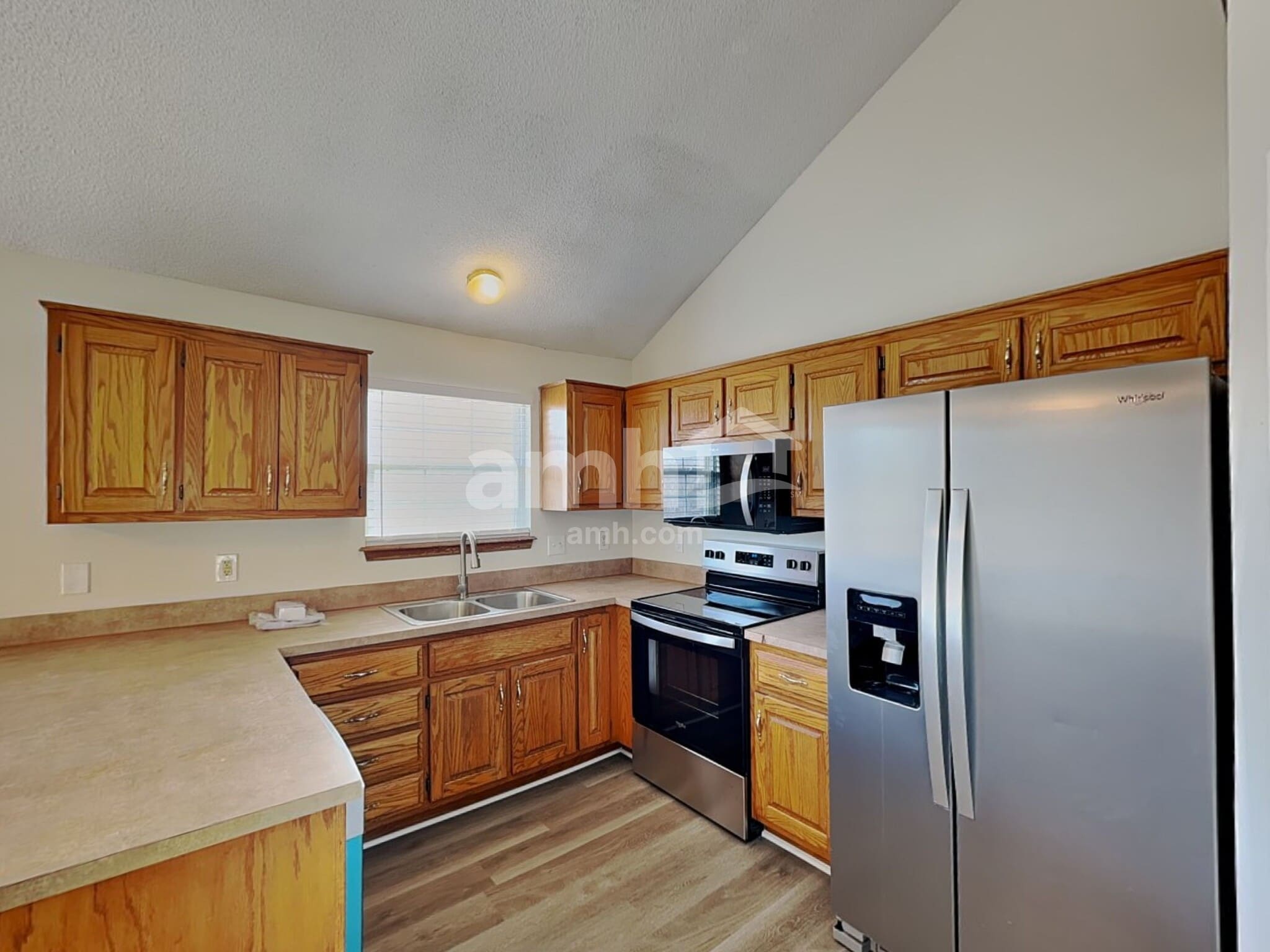 Building Photo - 713 Derby St