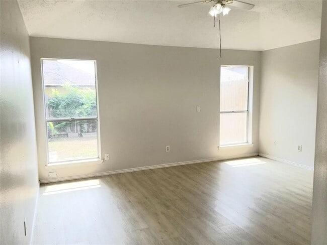 Building Photo - 9315 Bristlebrook Dr