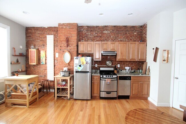 Building Photo - 960 N 5th St