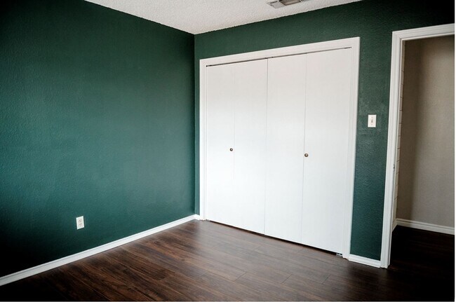 Building Photo - 5110 San Antonio Ave