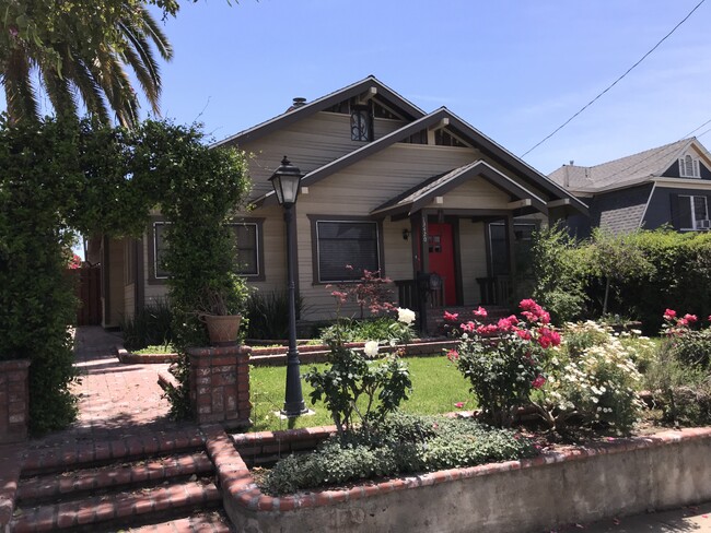 Primary Photo - 13420 Earlham Dr