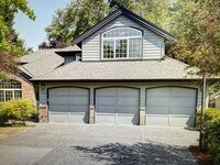 Building Photo - Beautiful 4-bed, 3-bath + 1 office house i...