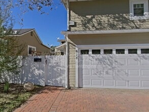 Building Photo - 628 Mulberry Ave