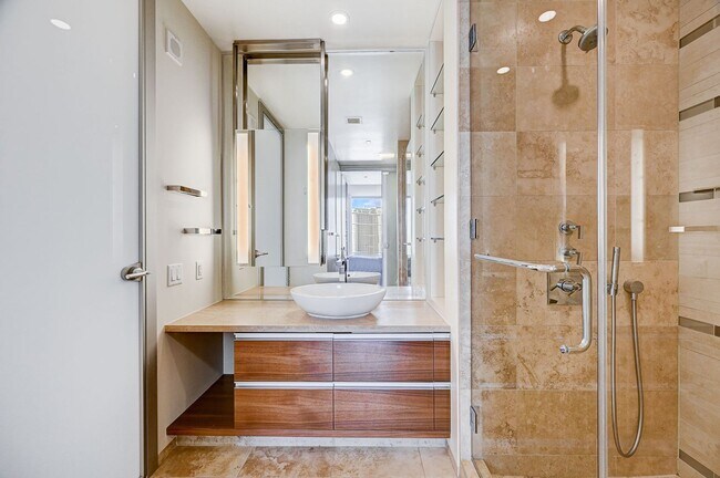 Building Photo - Veer Towers 1704E-One Bedroom Fully Furnis...