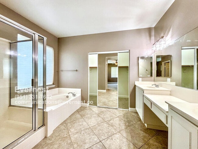 Building Photo - Beautiful 3-Bedroom Home with Fireplace an...