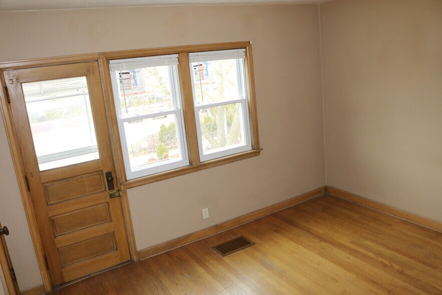 Building Photo - 3108A N Pierce St