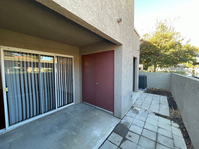 Building Photo - 200 E Alessandro Blvd