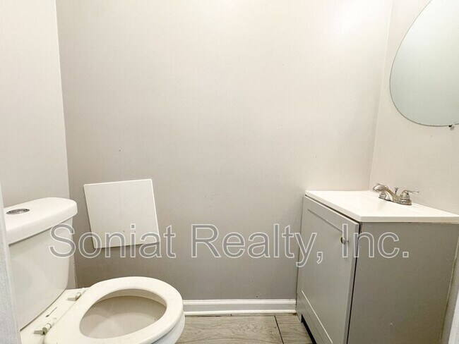Building Photo - 7721 S Coronet Ct