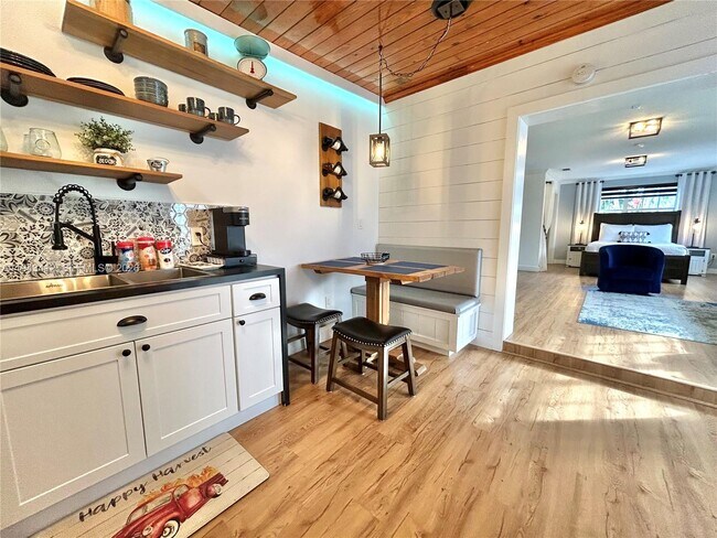 Building Photo - 7999 SW 58th St