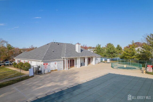 Building Photo - 1 Bridge Pointe Dr