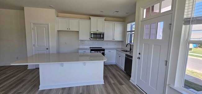 Building Photo - 1534 Cedar Tree Dr