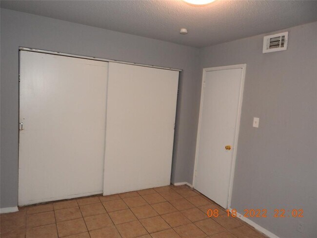 Building Photo - 6405 Westward St