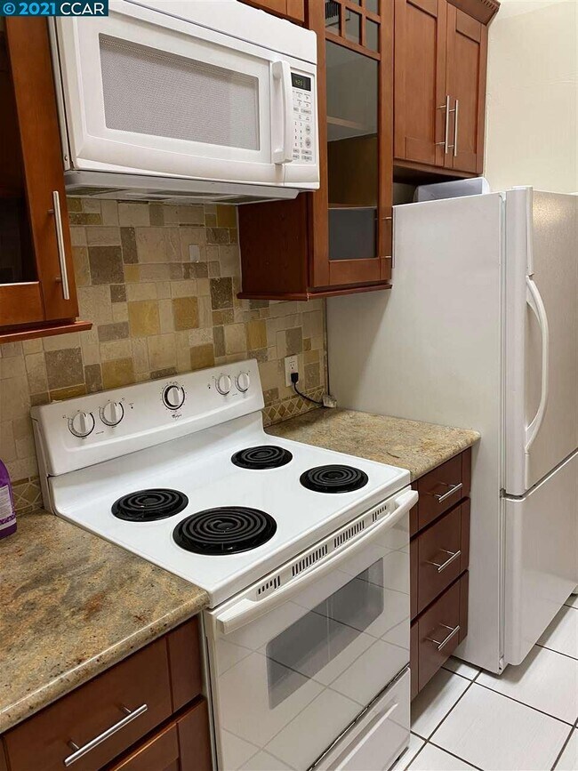 Building Photo - 440 N Civic Dr