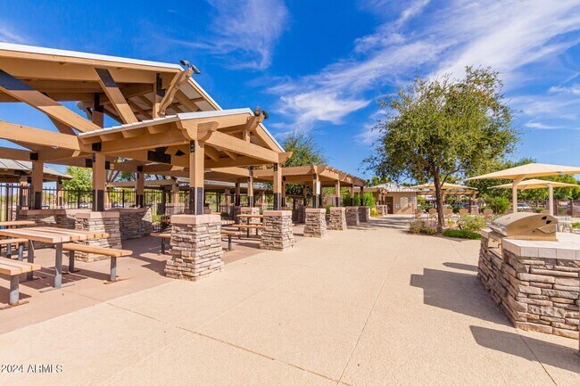 Building Photo - 4333 S Rim Ct